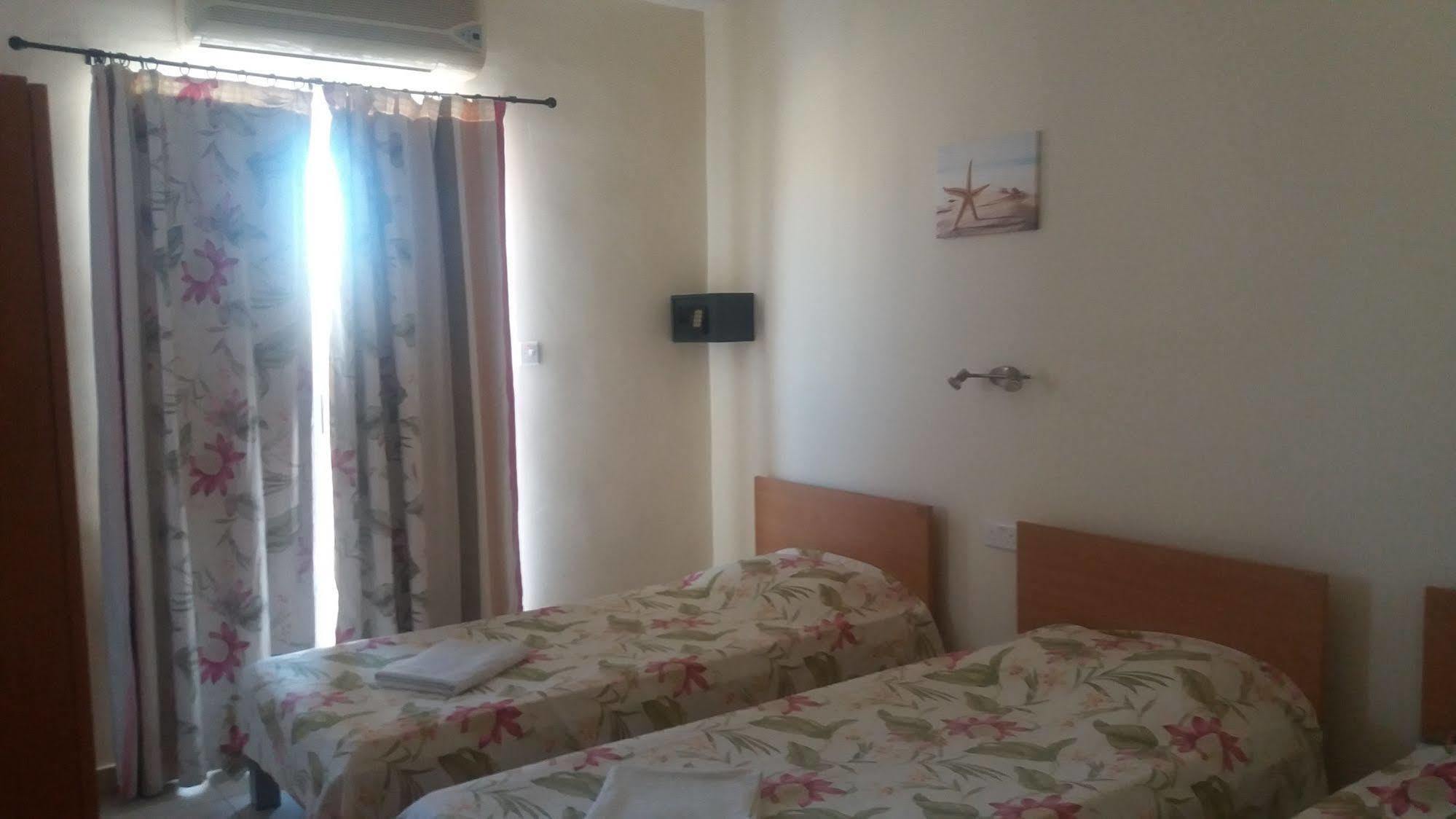 Burlington Apartments San Ġiljan Buitenkant foto